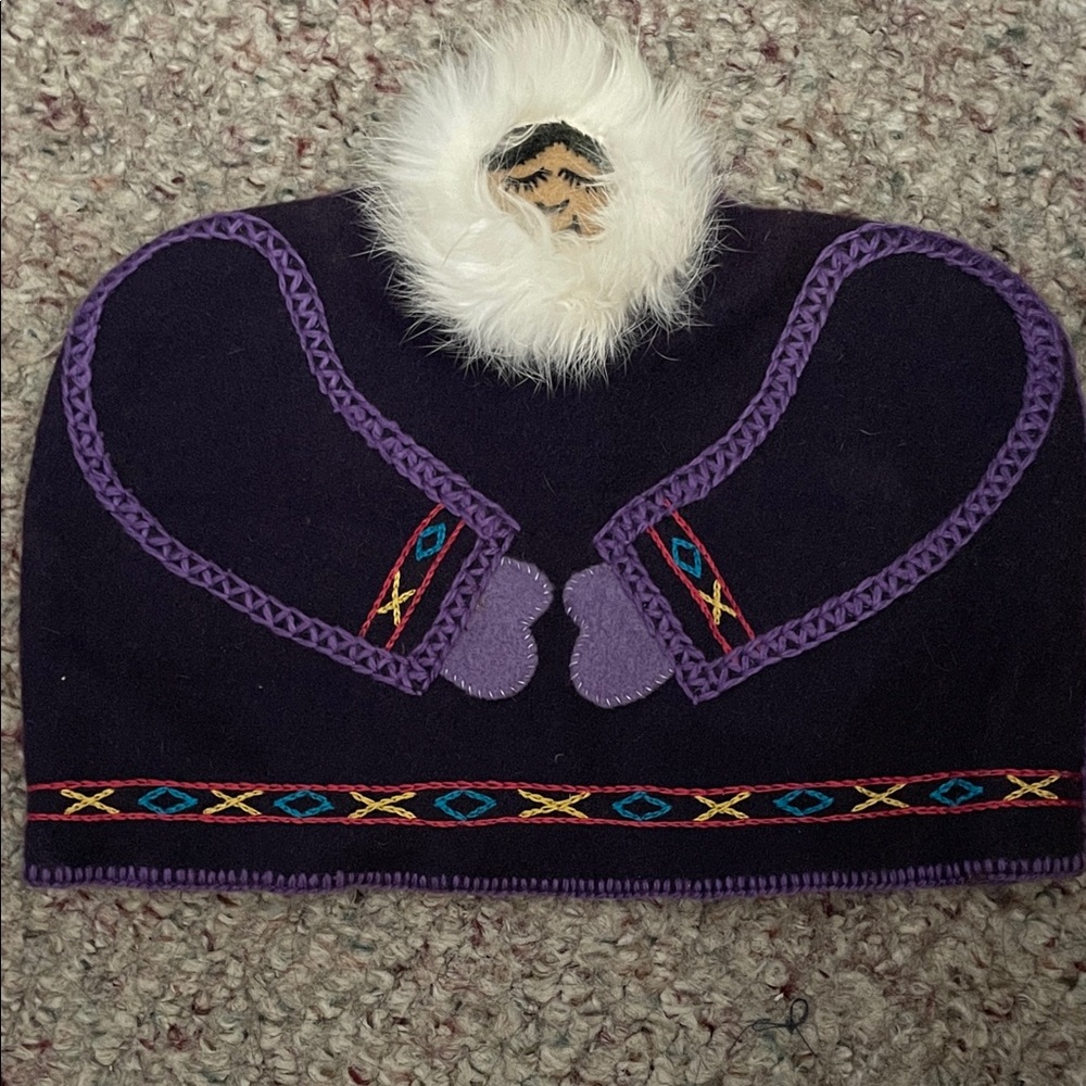 Handmade 100% wool and fur Embroidered togue